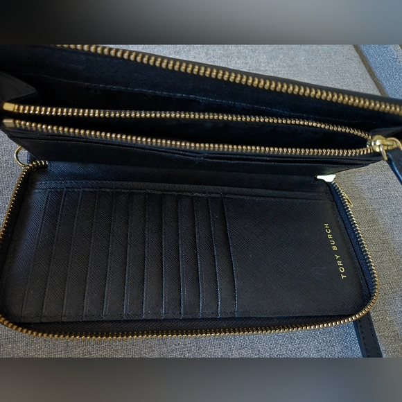 Tory Burch Robinson Zip Wallet Black Saffiano Leather Continental Wristlet - Picture 3 of 7